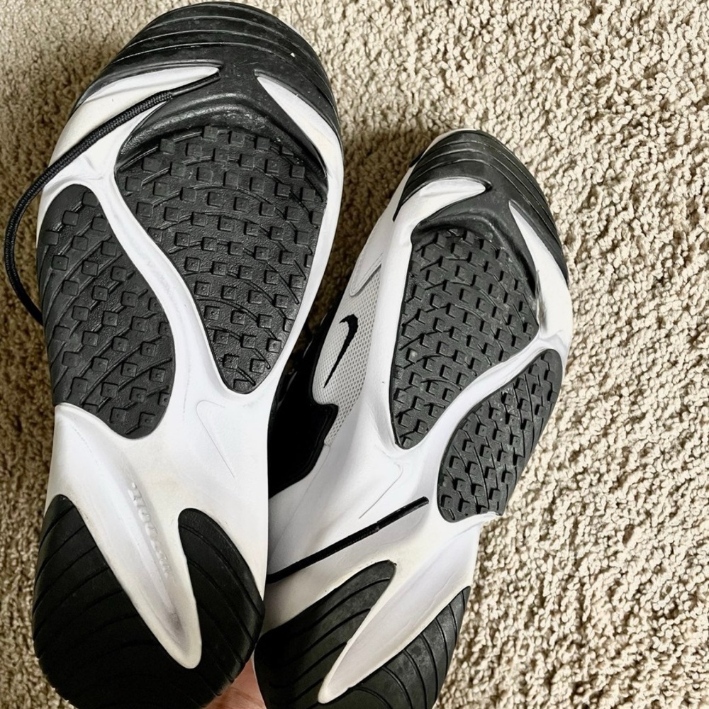 Nike Monochrome Athletic Shoes - Picture 4 of 5